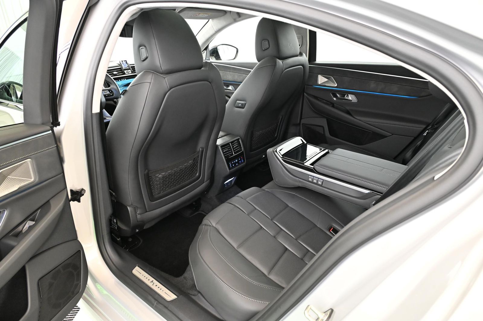 DS Automobiles DS9 1.6 E-Tense 250 OPERA UVP 74.000 EUR