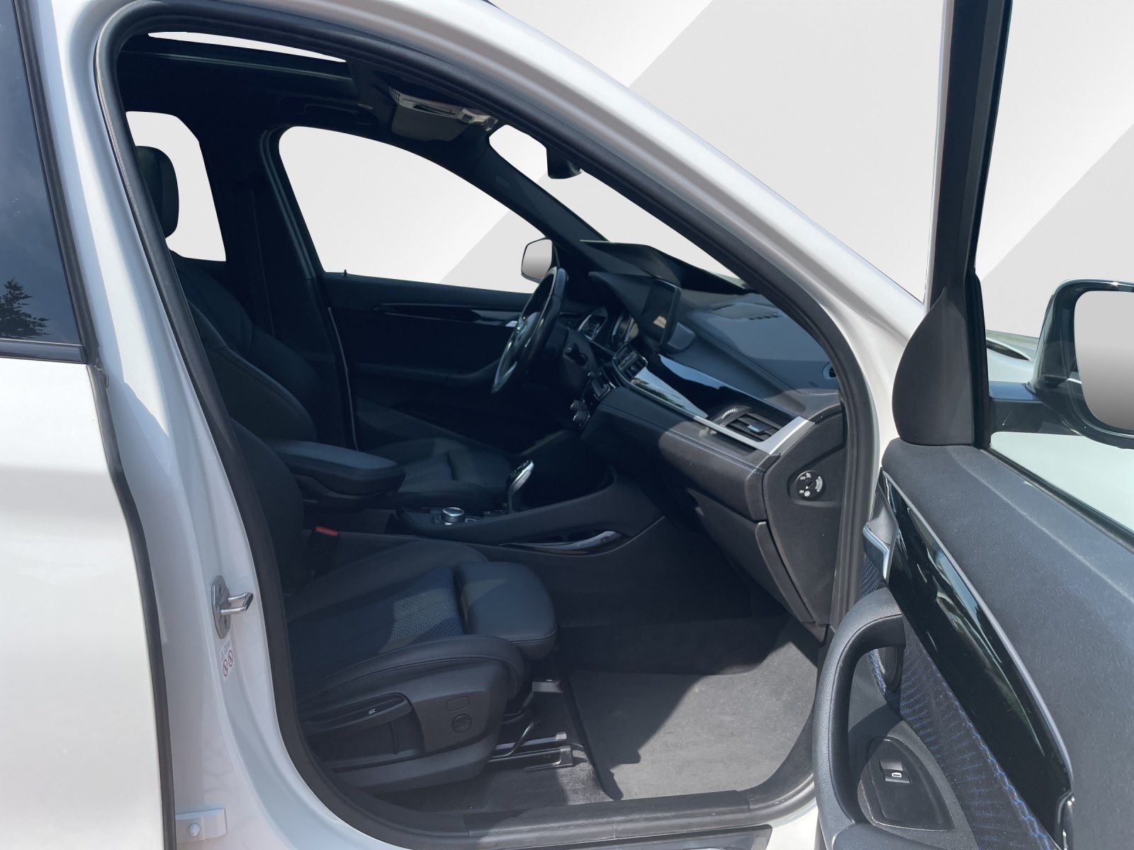 BMW X1 xDrive20i M Sport - Samsaru's Car Outlet