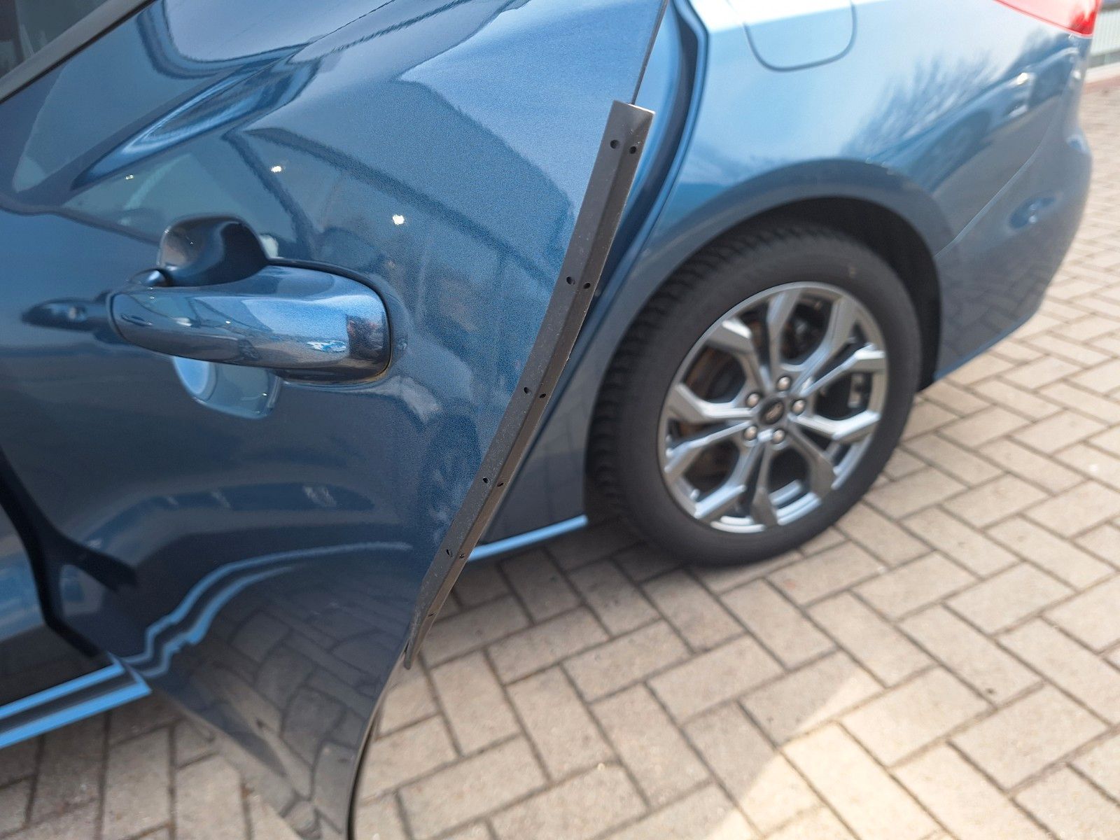 Ford Focus Turnier ST-Line X AHK NAVI LED PDC RFK LMF