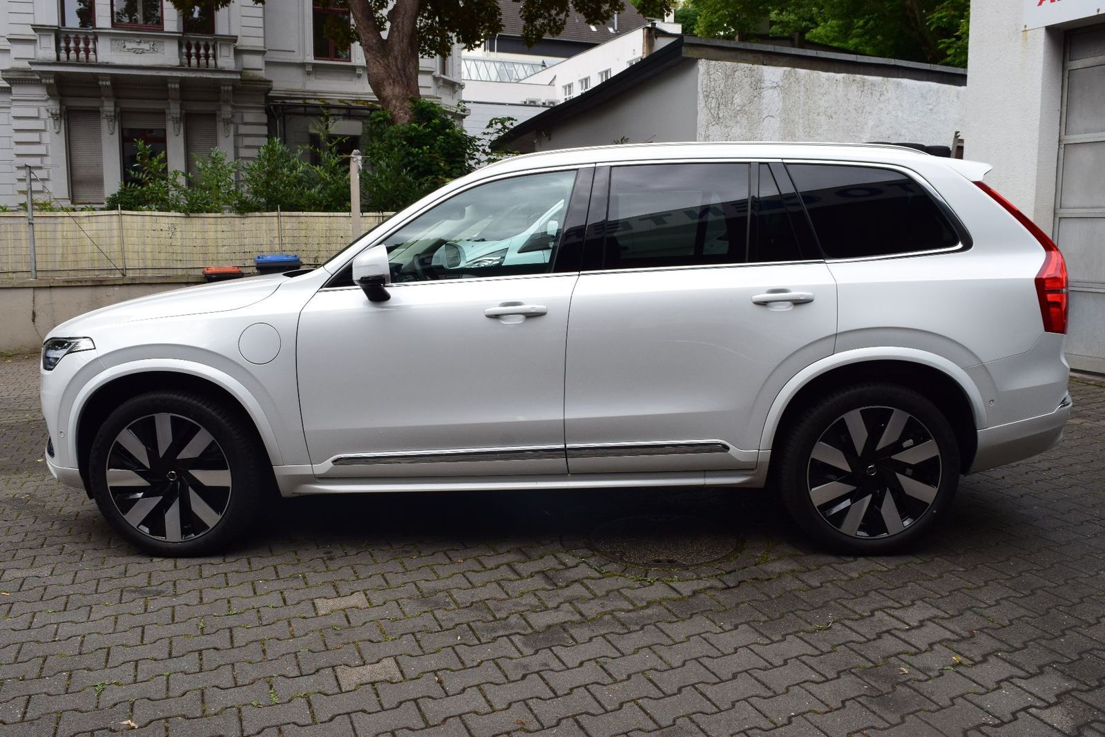 Volvo XC90 T8 AWD Plus Bright - Samsaru's Car Outlet