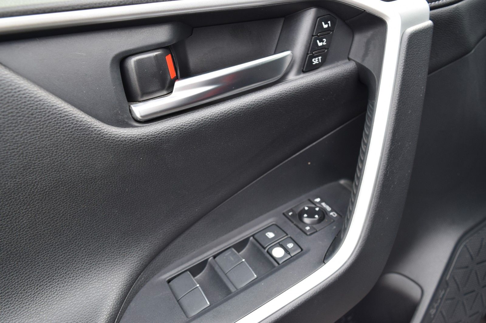 Toyota RAV 4 RAV4 Hybrid 4x2 Lounge - Samsaru's Car Outlet