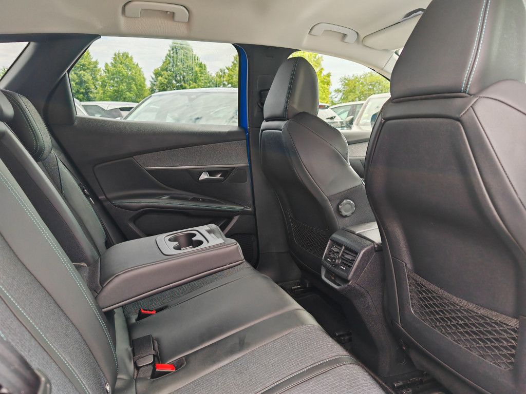 Peugeot 3008 PureTech EAT8 ALLURE PACK TOP - Samsaru's Car Outlet