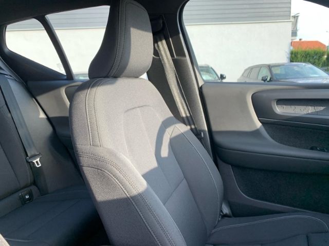 Volvo XC40 Core Recharge Pure Electric 2WD  Tempomat K