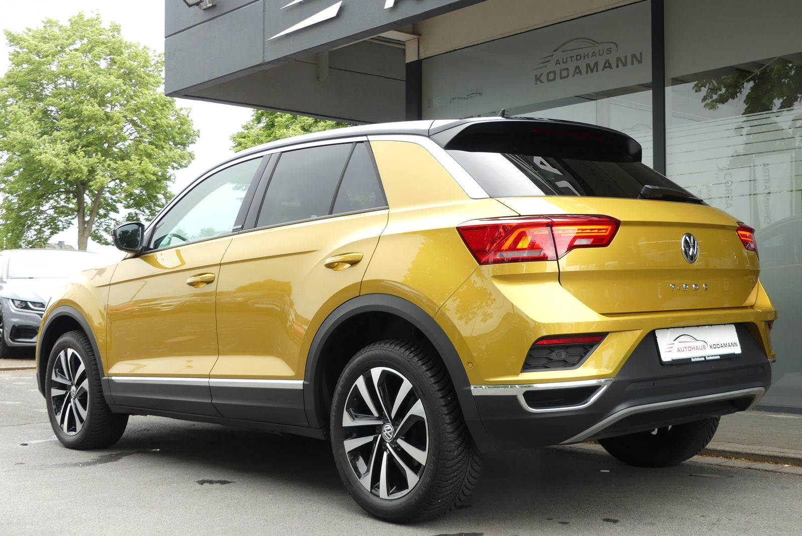 Volkswagen T-Roc United 1.5TSI - Samsaru's Car Outlet