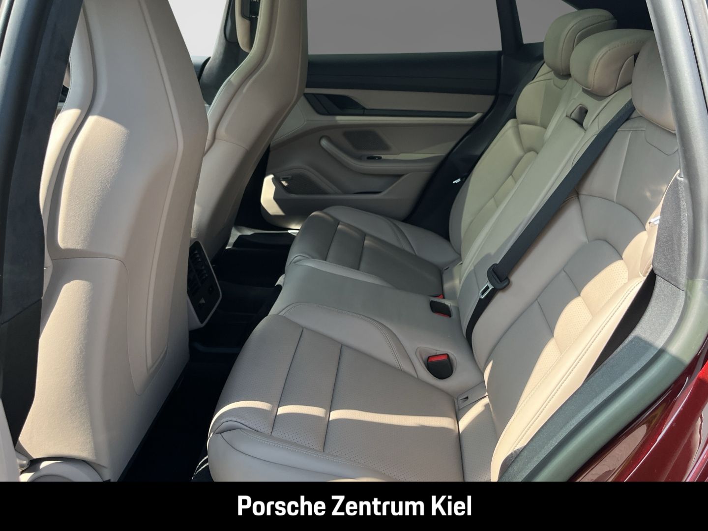 Porsche Taycan Turbo Cross Turismo BOSE LED-Matrix