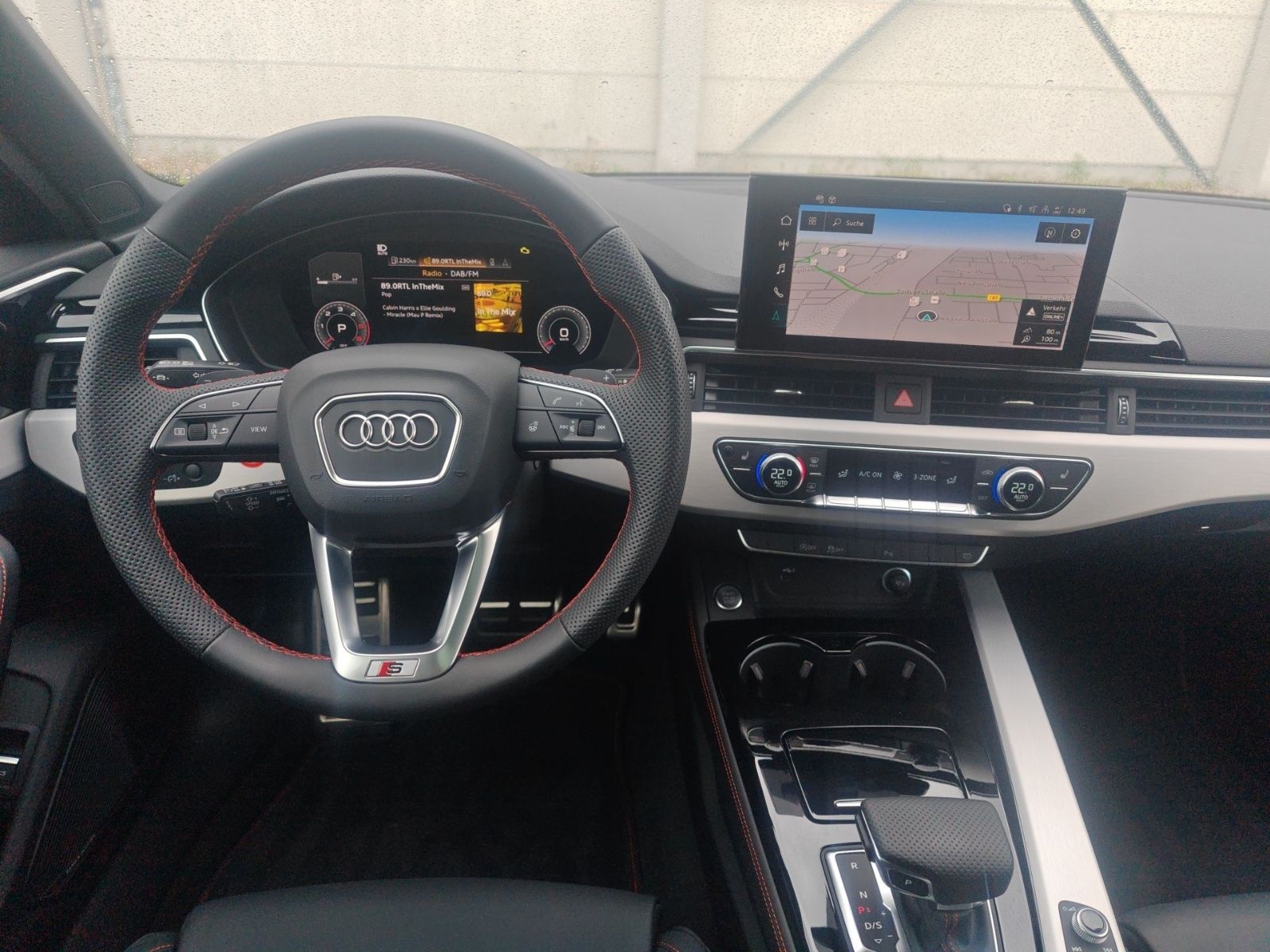 Audi A4 Avant 35 TDI S line - Samsaru's Car Outlet