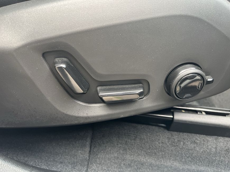 Volvo XC60 T6 AWD Plug-in Hybrid Plus Dark