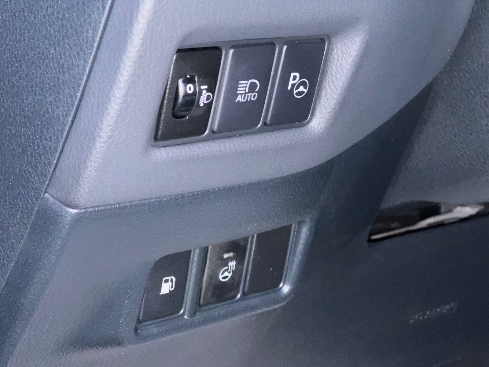 Toyota C-HR 2.0 Hybrid - Samsaru's Car Outlet