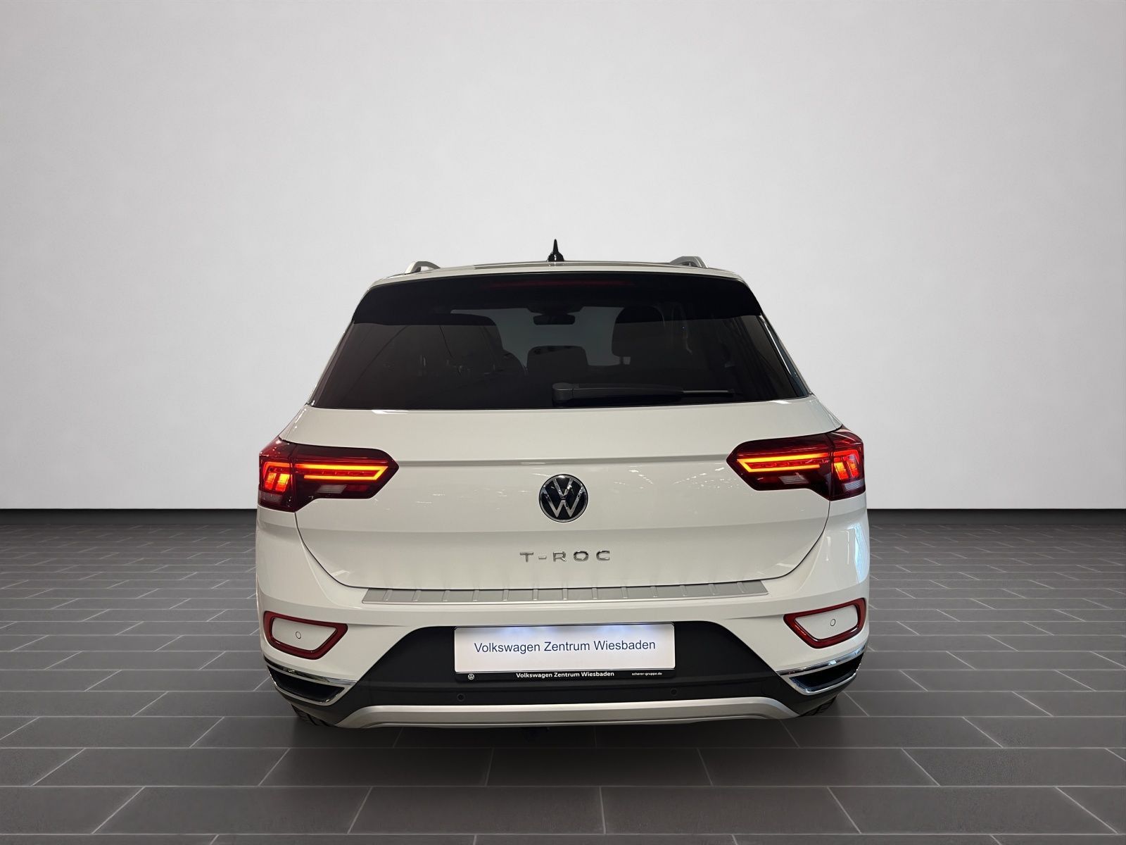 Volkswagen T-Roc 1.5 TSI Style - Samsaru's Car Outlet