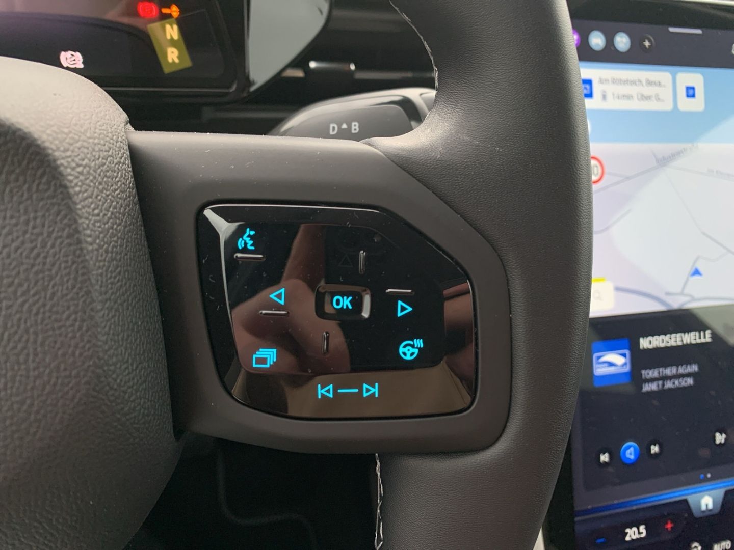 Ford Explorer RWD Extended Range 77 kwh HUD AHK Navi