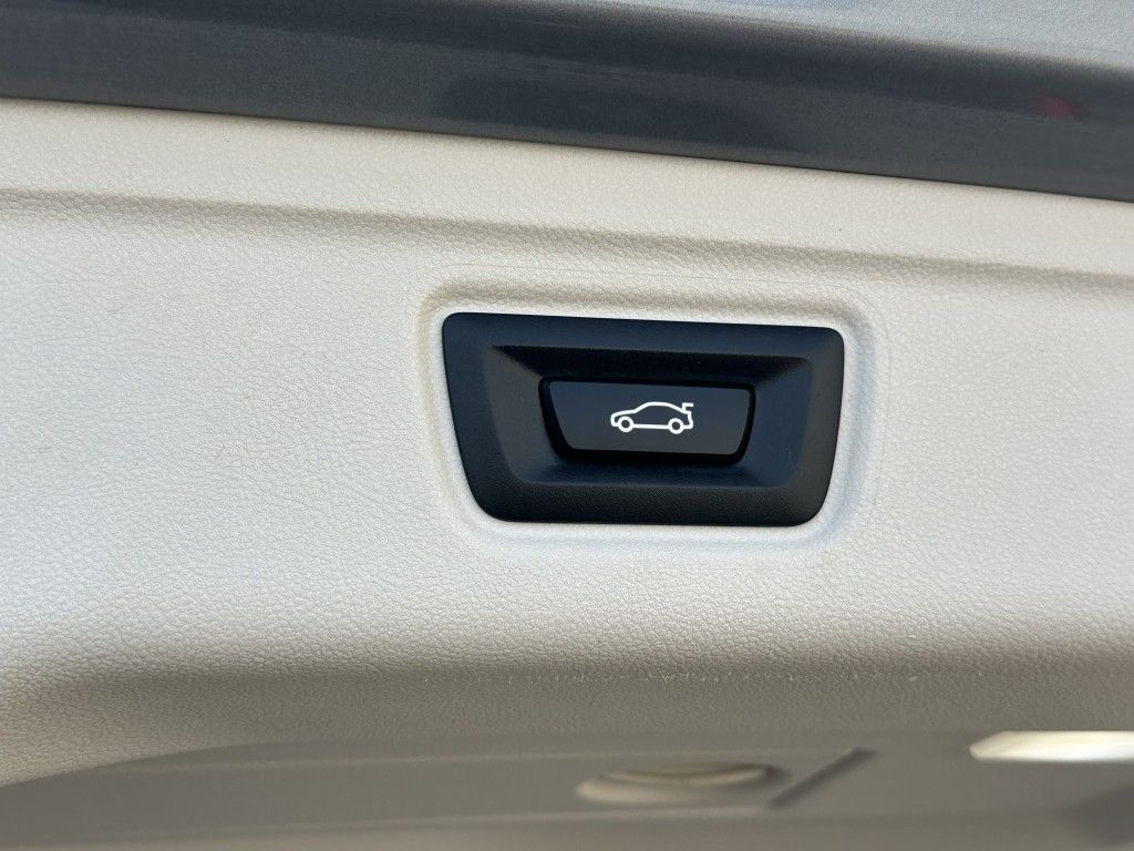 BMW 320 d Touring LCI xDrive - Samsaru's Car Outlet