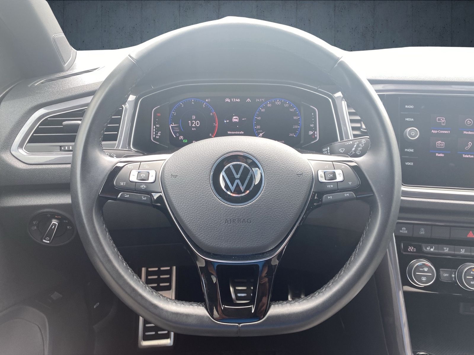 Volkswagen T-Roc Sport - Samsaru's Car Outlet