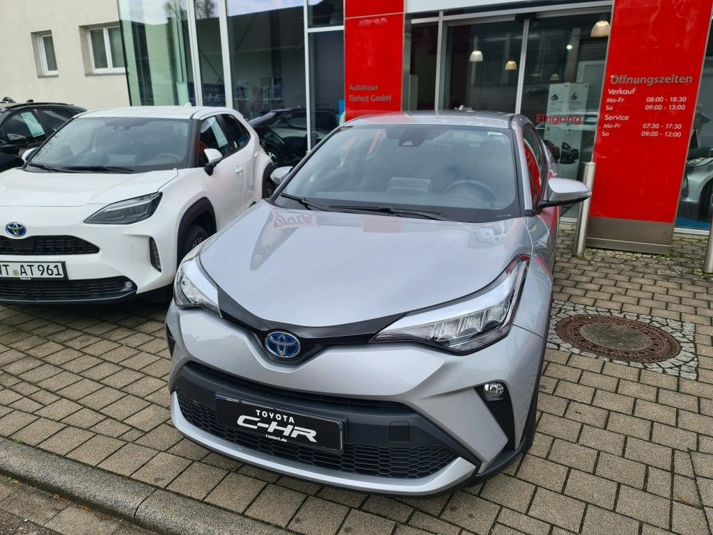 Toyota C-HR Hybrid - Samsaru's Car Outlet