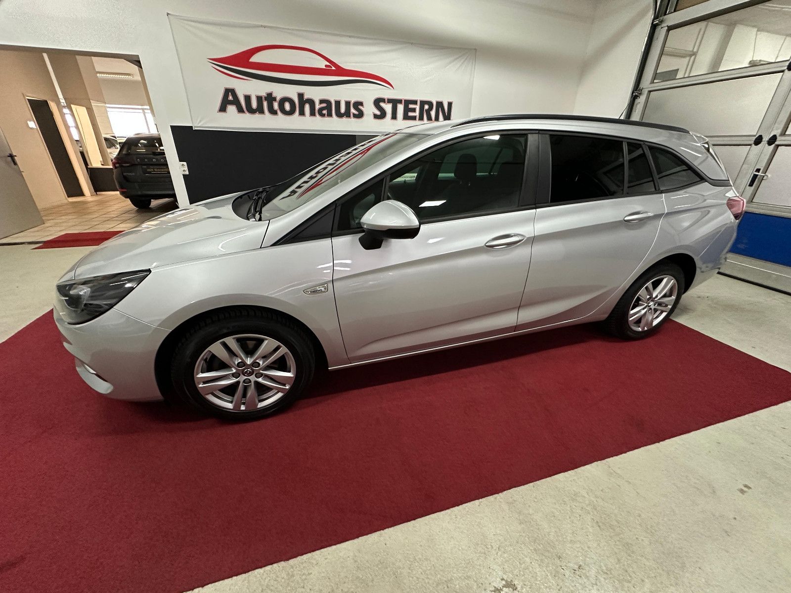 Opel Astra K Sports Tourer Edition - Samsaru's Car Outlet