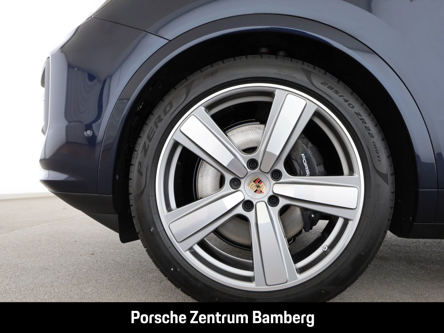 Porsche Cayenne E-Hybrid/ 22 Zoll/ Massage/ AHK/ ACC uvm