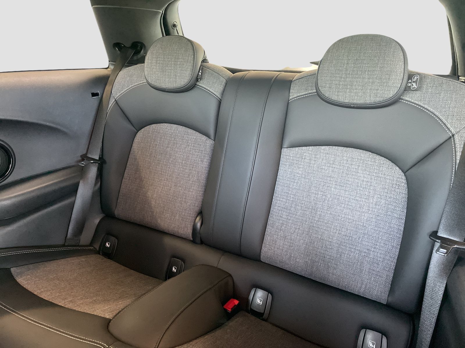 MINI Cooper SE - Samsaru's Car Outlet