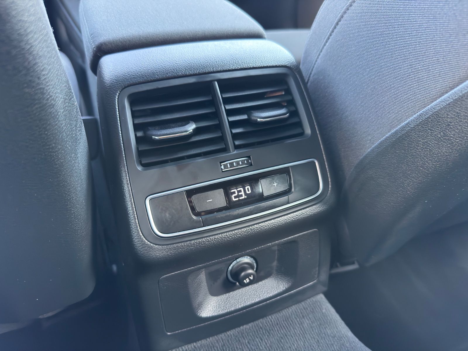 Audi A4 Av.40 TDI advanced S-Tr. - Samsaru's Car Outlet