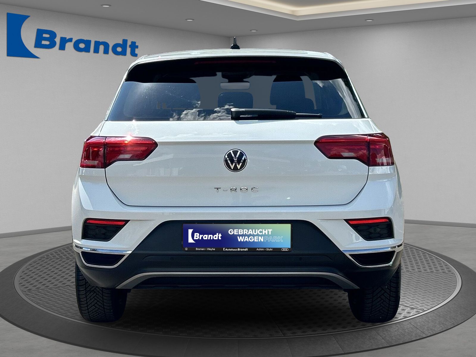 Volkswagen T-Roc 2.0 TDI Style - Samsaru's Car Outlet