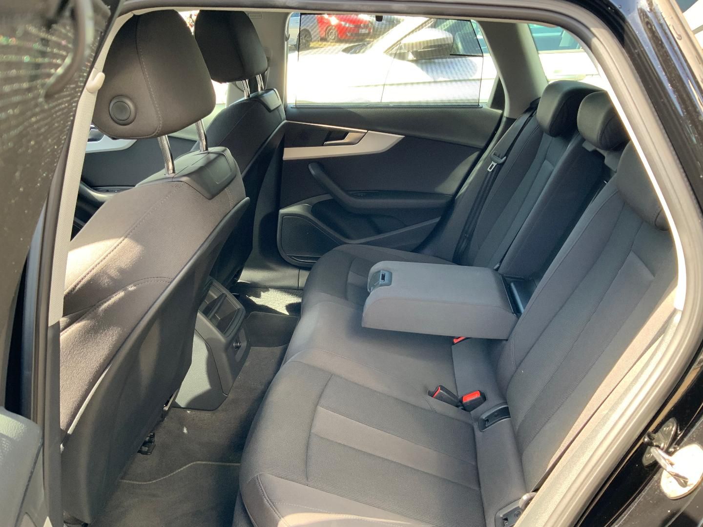Audi A4 Avant 35 TDI S-tronic - Samsaru's Car Outlet