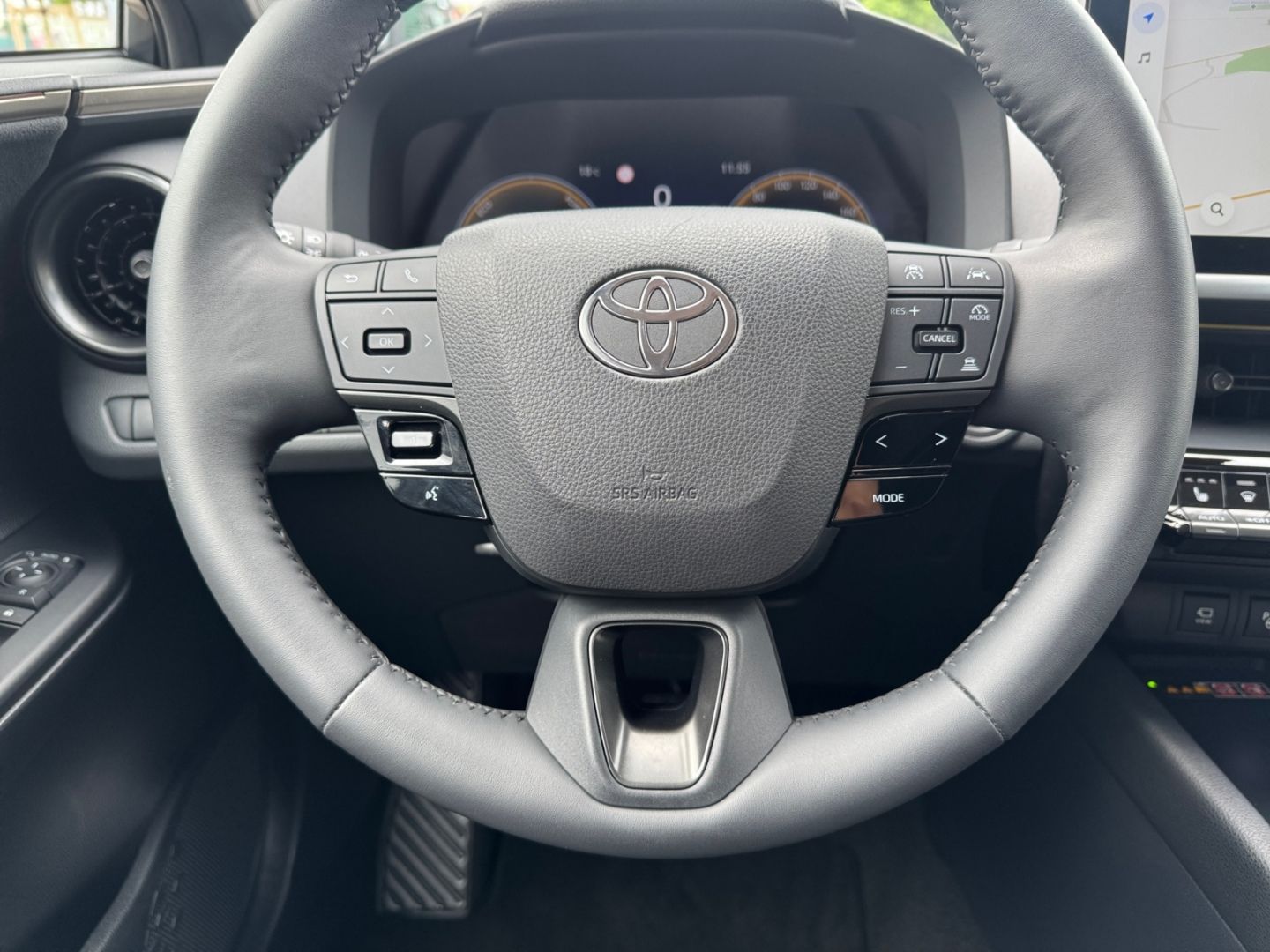 Toyota C-HR 2.0 Hybrid Lounge - Samsaru's Car Outlet