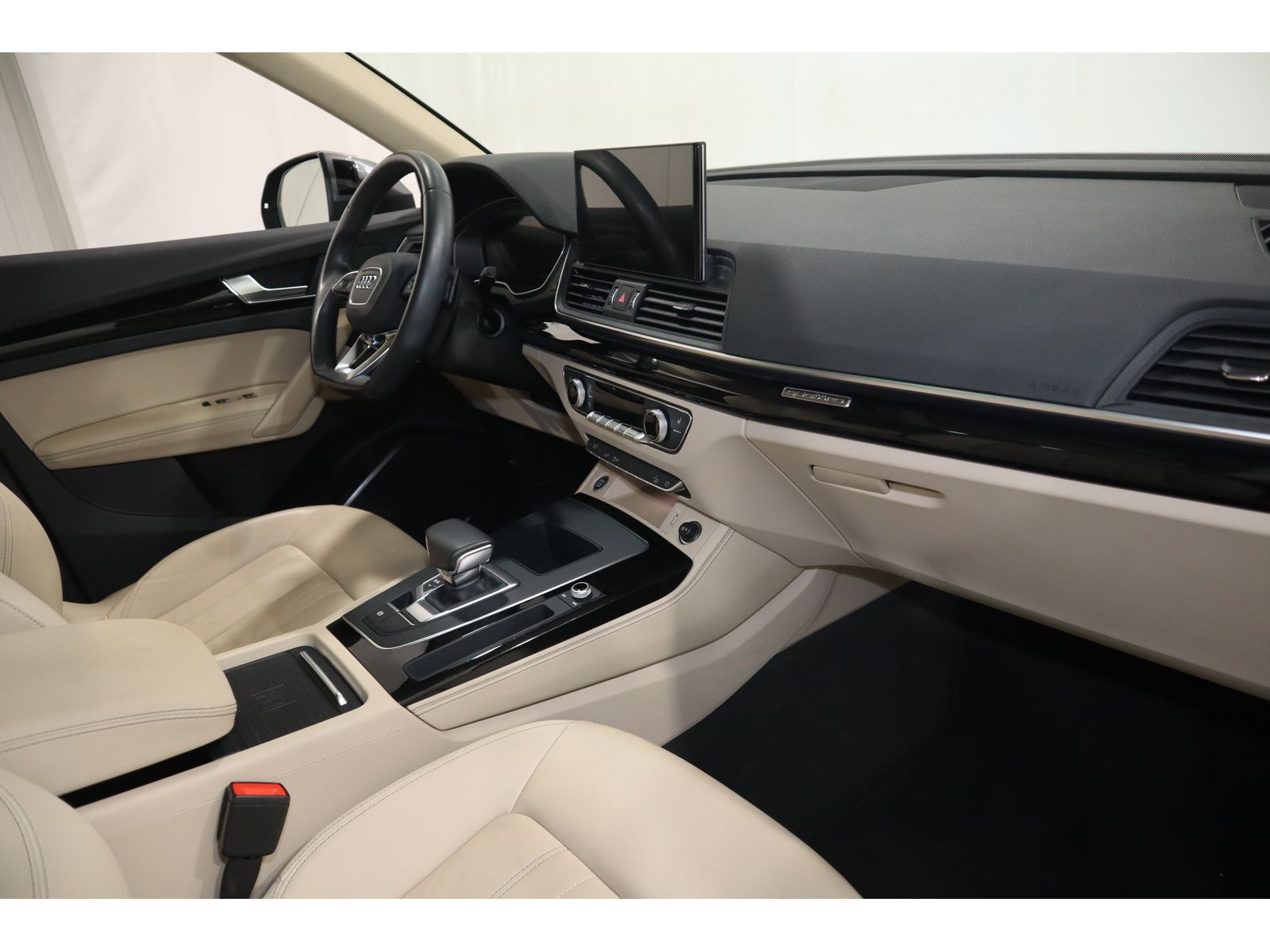 Audi Q5 50 TFSI e quattro S line - Samsaru's Car Outlet