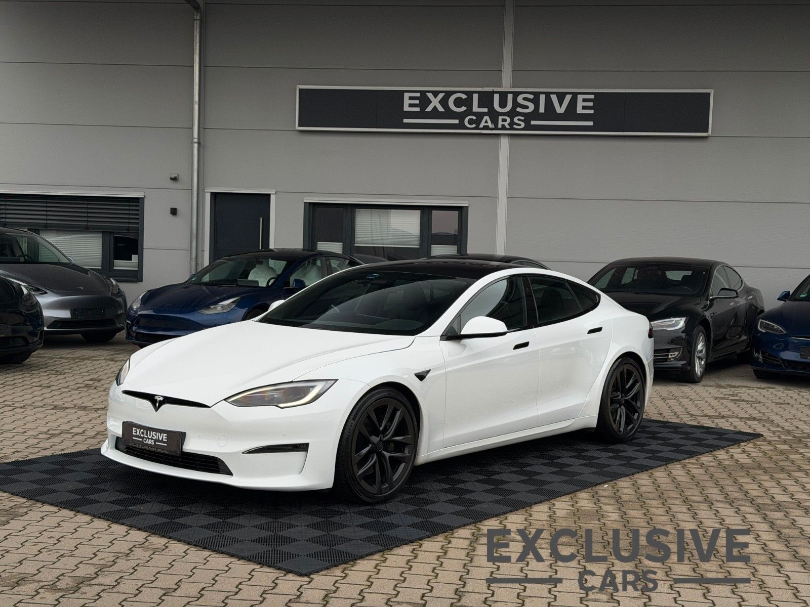 Tesla MODEL S PLAID | CARBON | 21" ARACHNID | TOW |