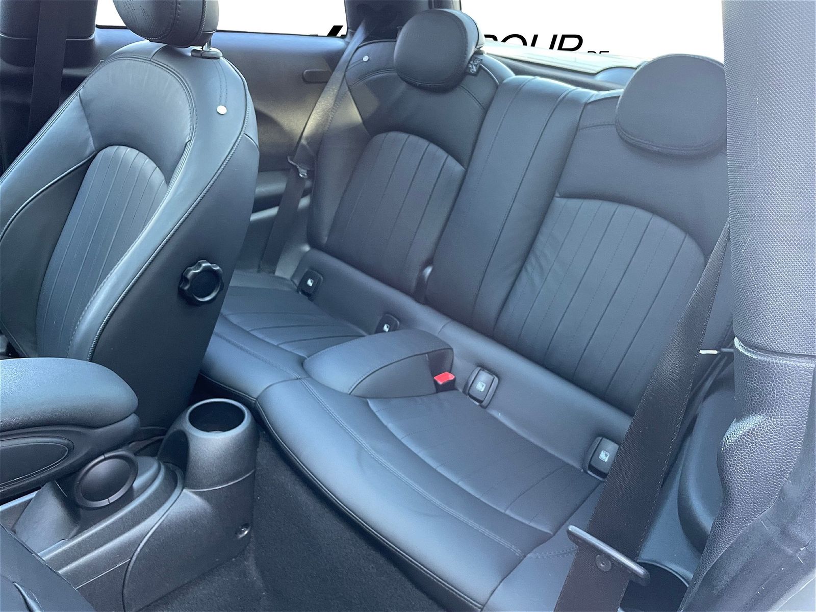 MINI Cooper SE YOURS TRIM - Samsaru's Car Outlet