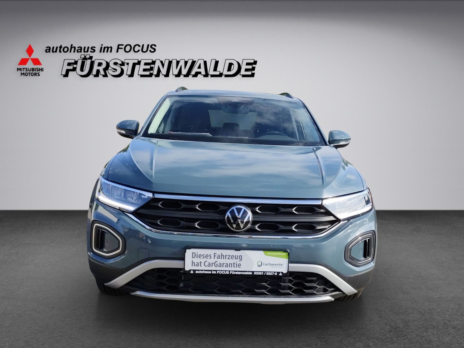 Volkswagen T-Roc 1.0 Life - Samsaru's Car Outlet