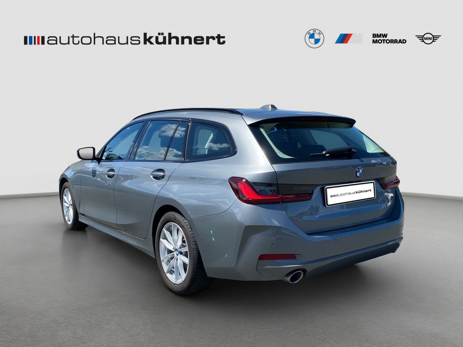 BMW 318i Touring ACC LED SpurAss AHK HiFi Navi ParkA