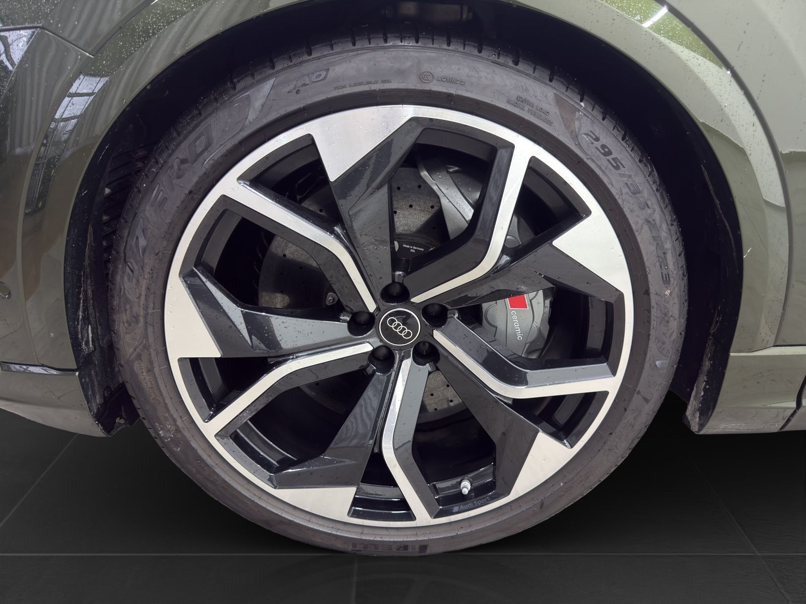 Audi RSQ8 TFSI Q EXCLUSIVE UPE192 LM23 KERAMIK PANO M