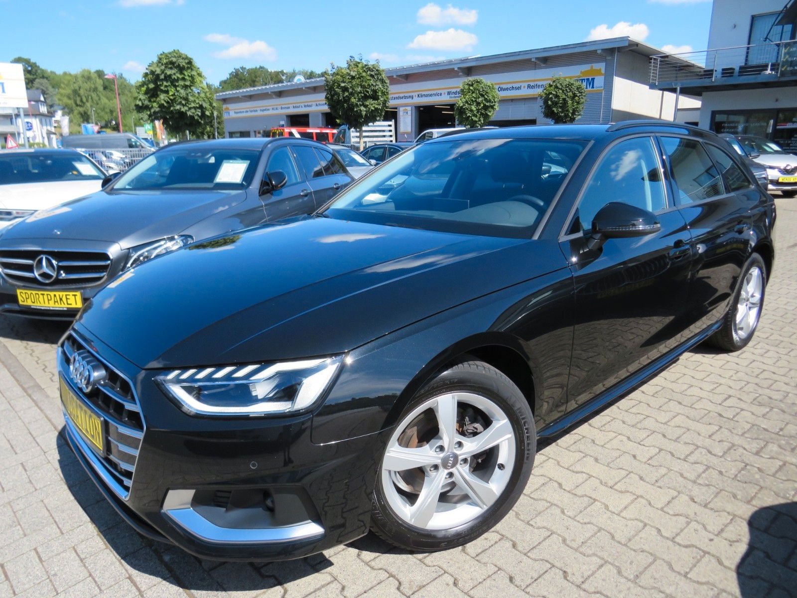 Audi A4 Avant 30 TDI advanced S-tronic - Samsaru's Car Outlet