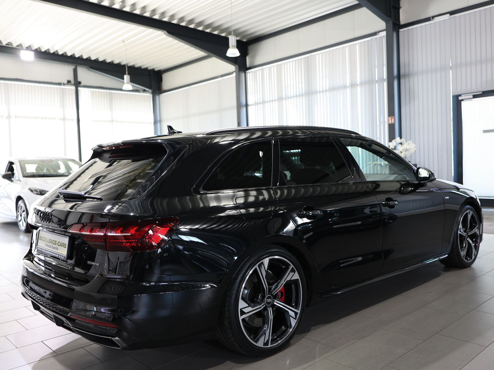 Audi A4 Avant 45 TFSI Q COMPETITION S-LINE BLACK