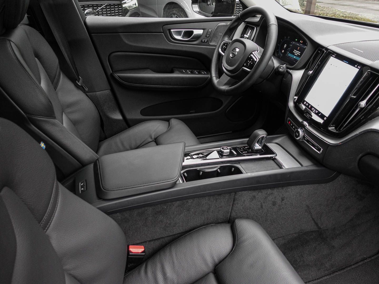 Volvo XC60 Plus Dark Recharge Plug-In Hybrid AWD T6 Tw