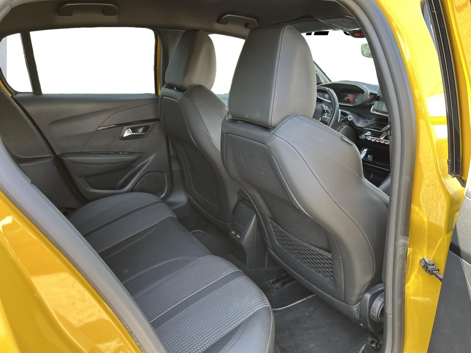 Peugeot 208 GT - Samsaru's Car Outlet