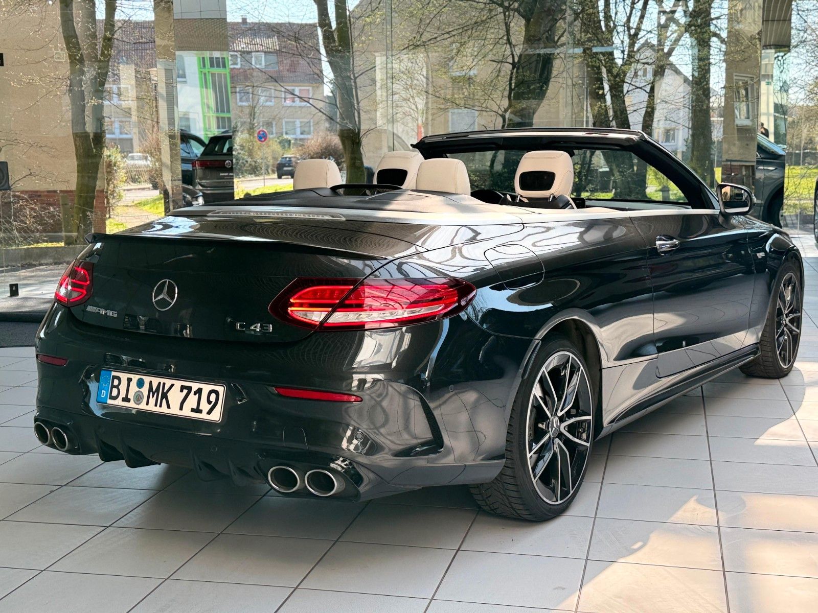 Mercedes-Benz C43 AMG 4M Cabrio - Samsaru's Car Outlet
