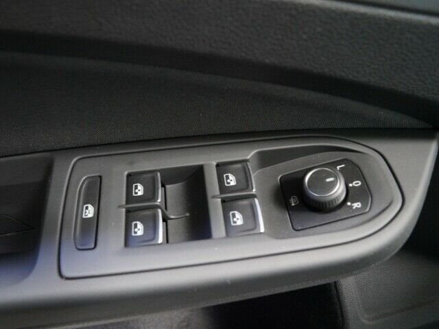 Volkswagen Golf VIII Life 2.0 TDi - Samsaru's Car Outlet