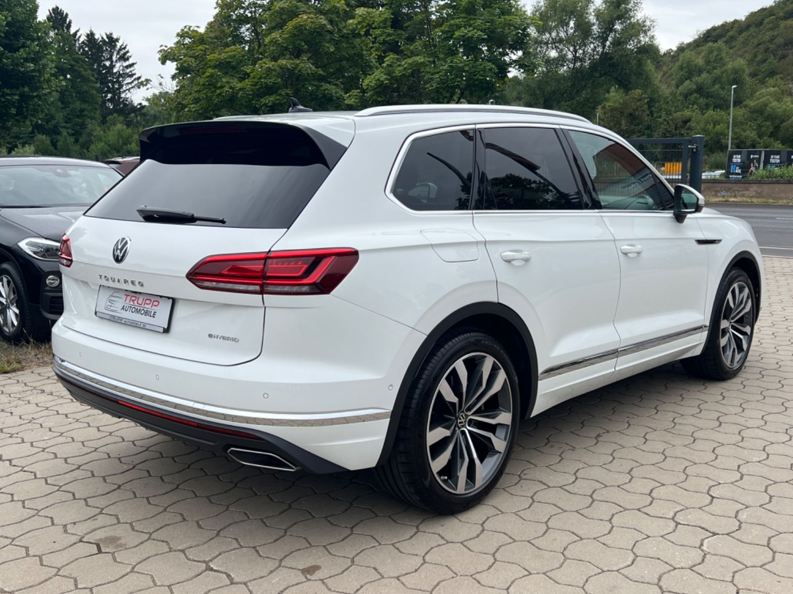 Volkswagen Touareg 4M eHybrid - Samsaru's Car Outlet