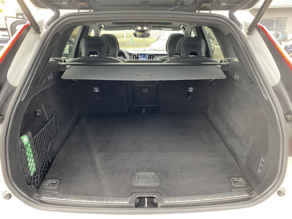 Volvo XC60 R-Design T6 AWD Recharge Plug-In Hybrid AWD