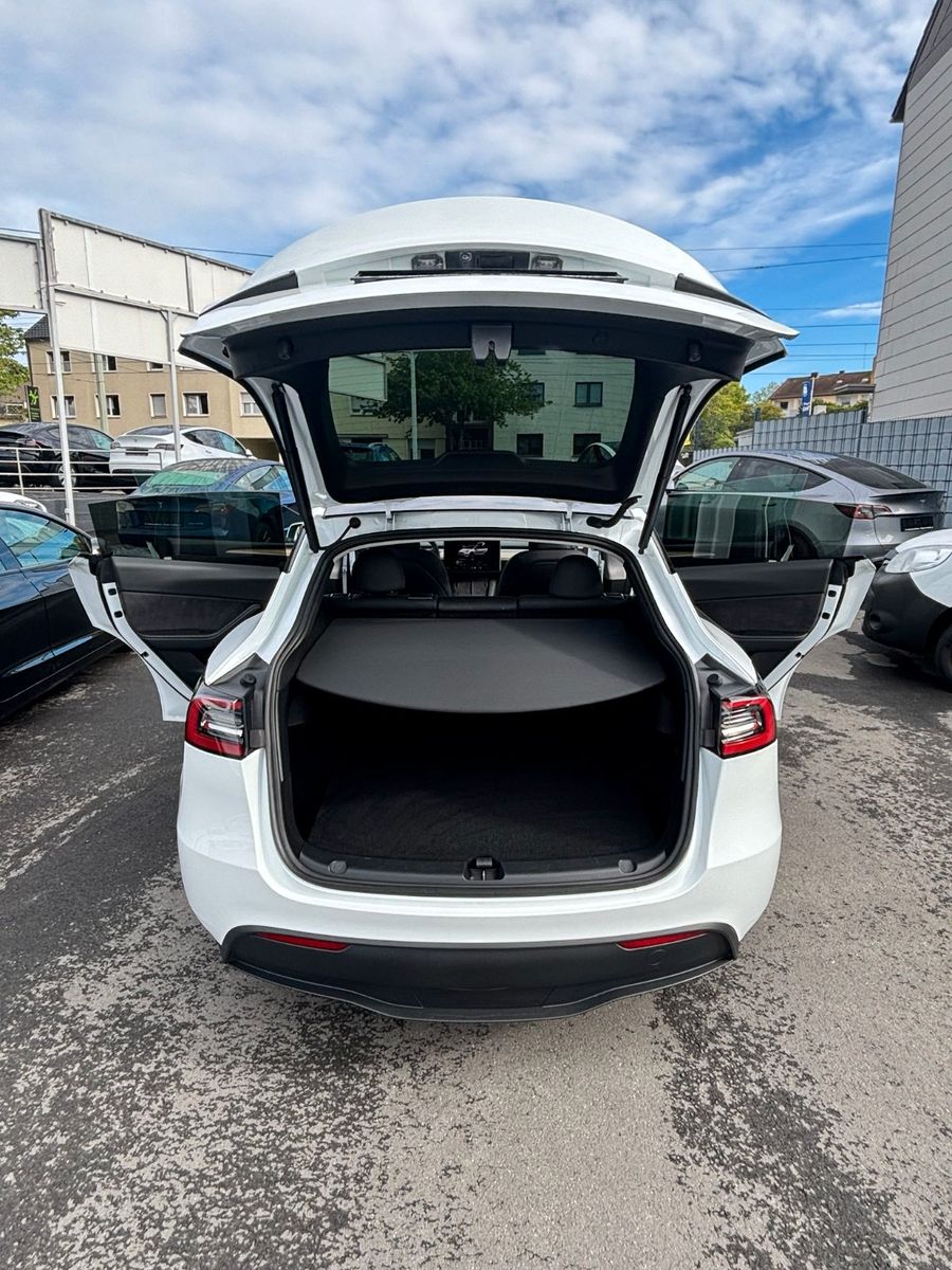 Tesla Model Y Long Range Dual AWD # AHK # MWST.