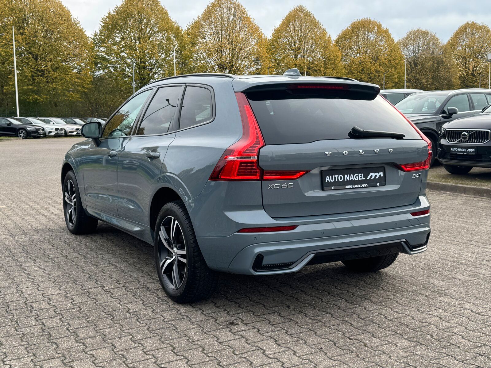 Volvo XC60 B4 AWD Plus Dark Keyless-Start/Autom./Klima