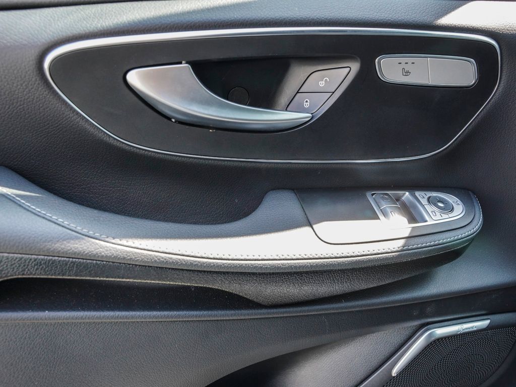 Mercedes-Benz V 300 d 4M AMG-LINE - Samsaru's Car Outlet