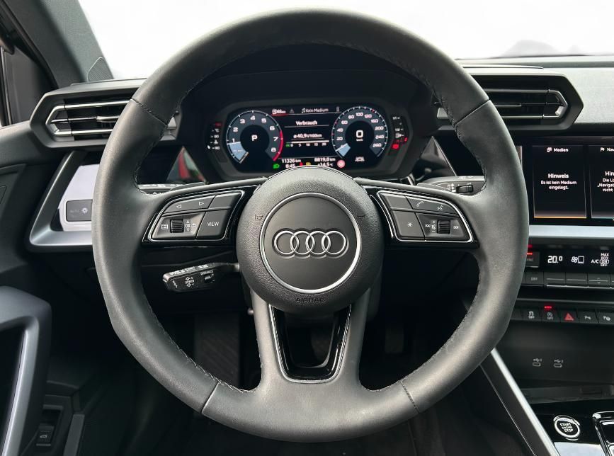 Audi A3 Limousine 30 TFSI SHZ/CarPlay/GRA/PDC