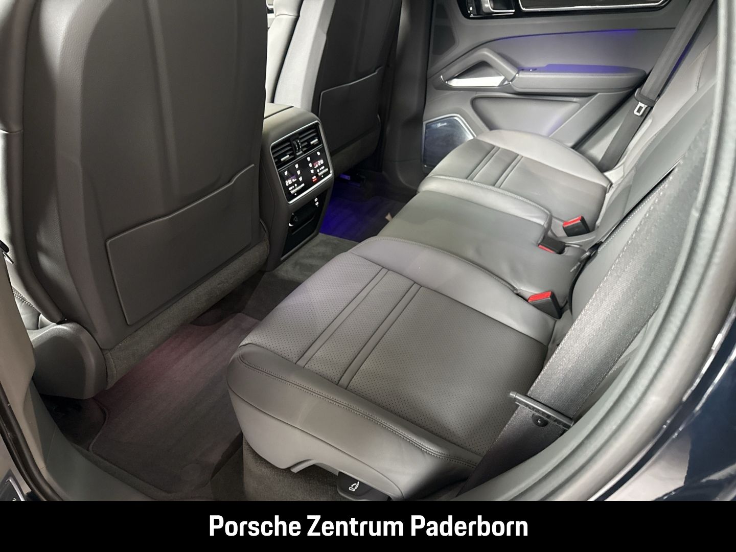Porsche Cayenne Turbo Burmester Luftfederung LED-Matrix