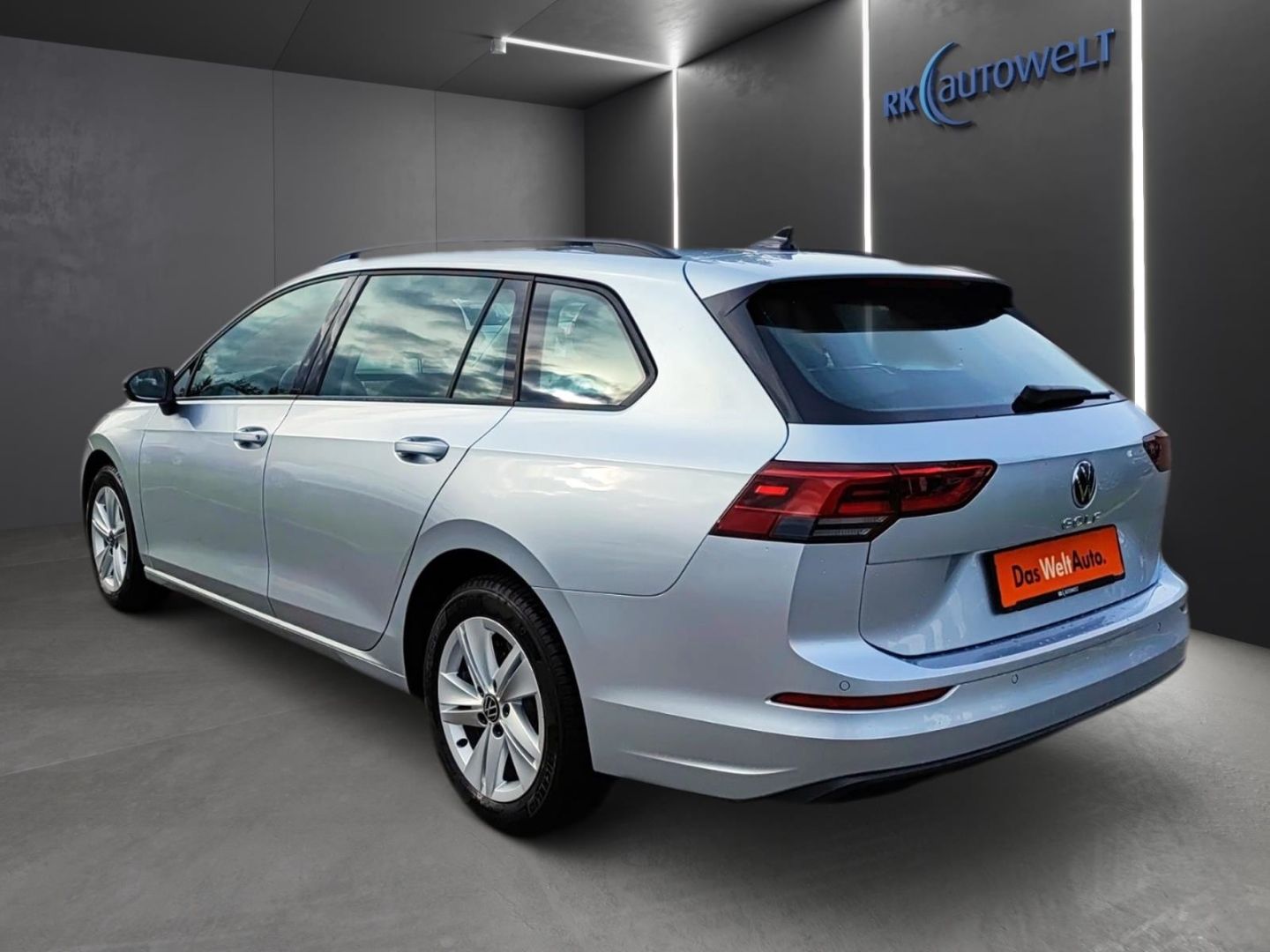 Volkswagen Golf Variant VIII 8 Life 1.0 TSI - Samsaru's Car Outlet