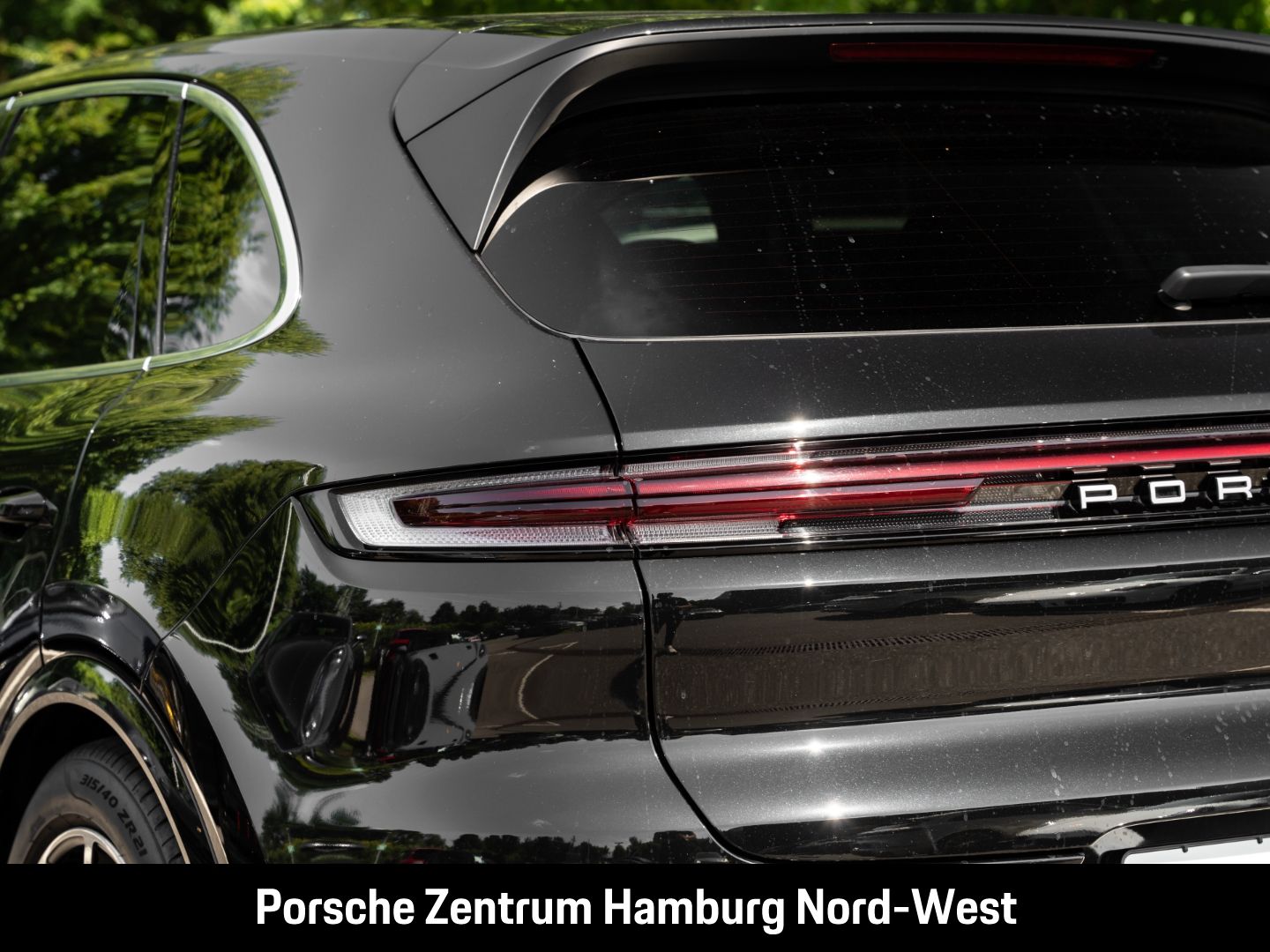 Porsche Cayenne PASM Panorama Dach BOSE 21-Zoll HUD 360°