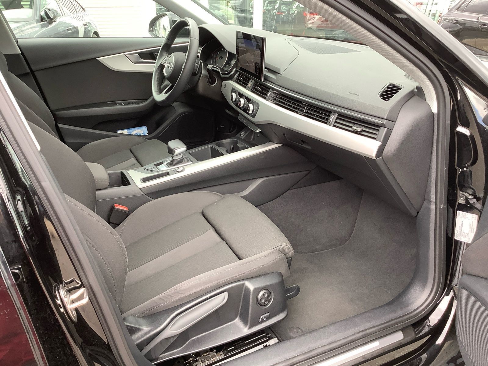 Audi A4 Avant 35 TDI S-Tronic - Samsaru's Car Outlet