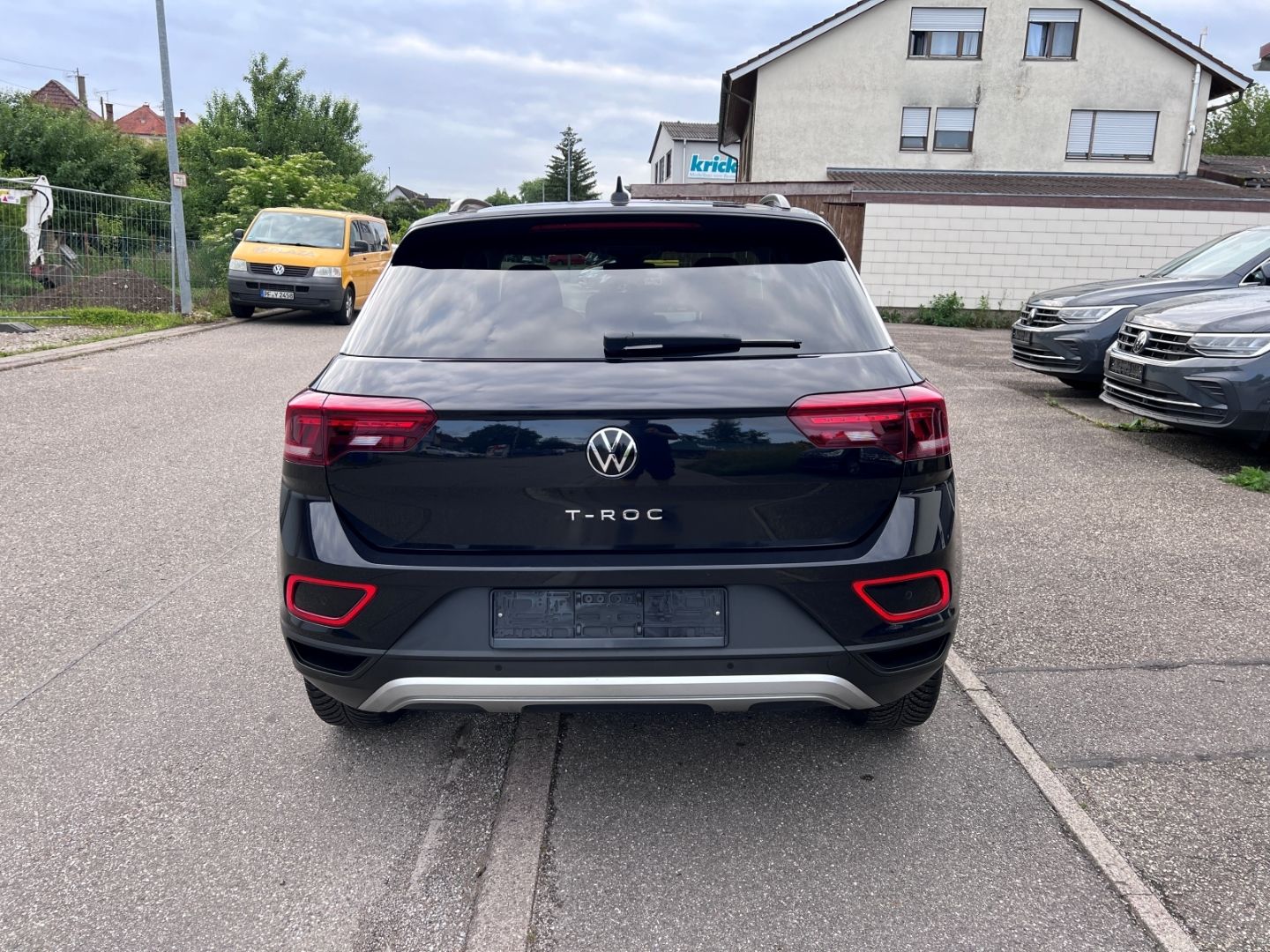 Volkswagen T-Roc 1.0TSI Life - Samsaru's Car Outlet
