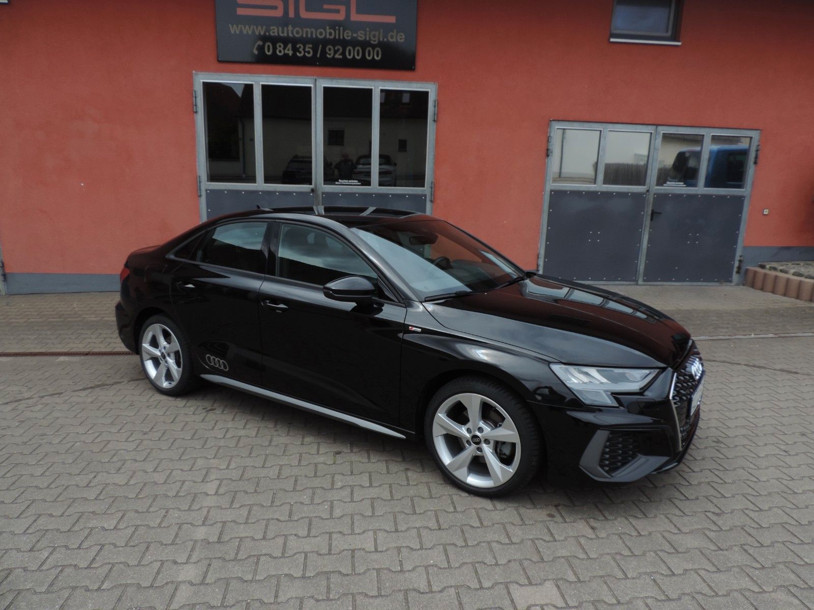 Audi A3 Limousine 40 TFSI quattro S line - Samsaru's Car Outlet