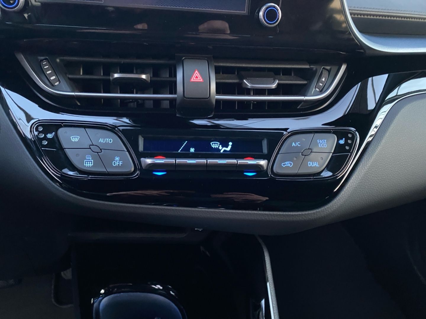 Toyota C-HR 2.0 Hybrid Team D *LED*ACC*CarPlay*CAM*SHZ*