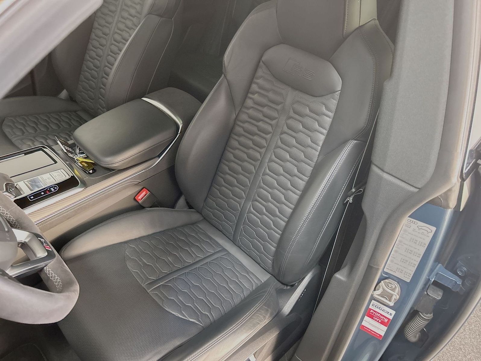 Audi RS Q8 4.0 TFSI quattro Dynamik Plus Sportabgas